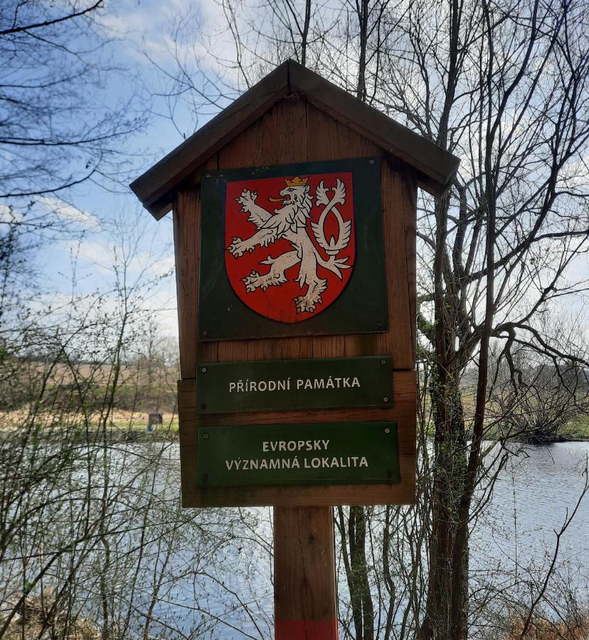 Penzion Zahrada Nad Rekou, Restaurace A Kavarna - Parkovani Gratis Zlata Koruna Екстер'єр фото
