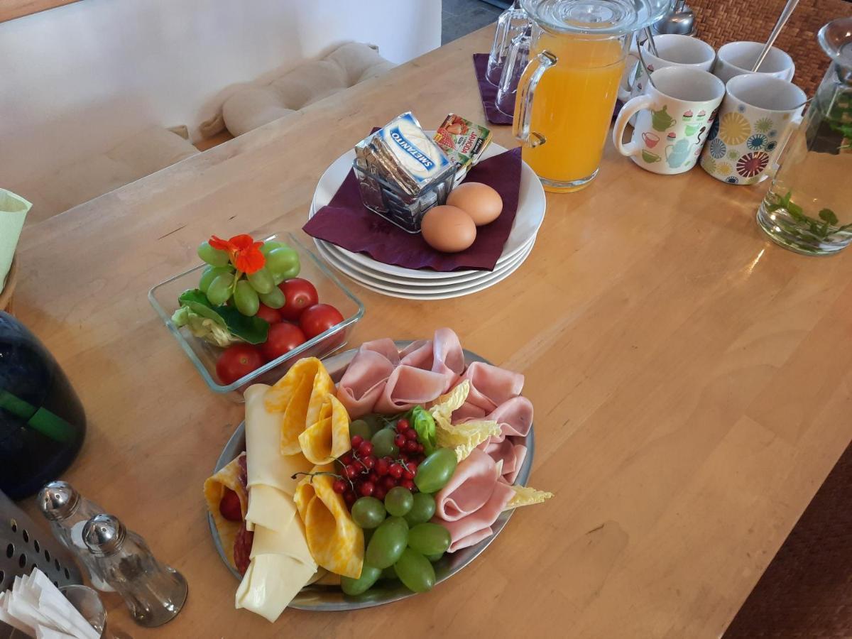 Penzion Zahrada Nad Rekou, Restaurace A Kavarna - Parkovani Gratis Zlata Koruna Екстер'єр фото