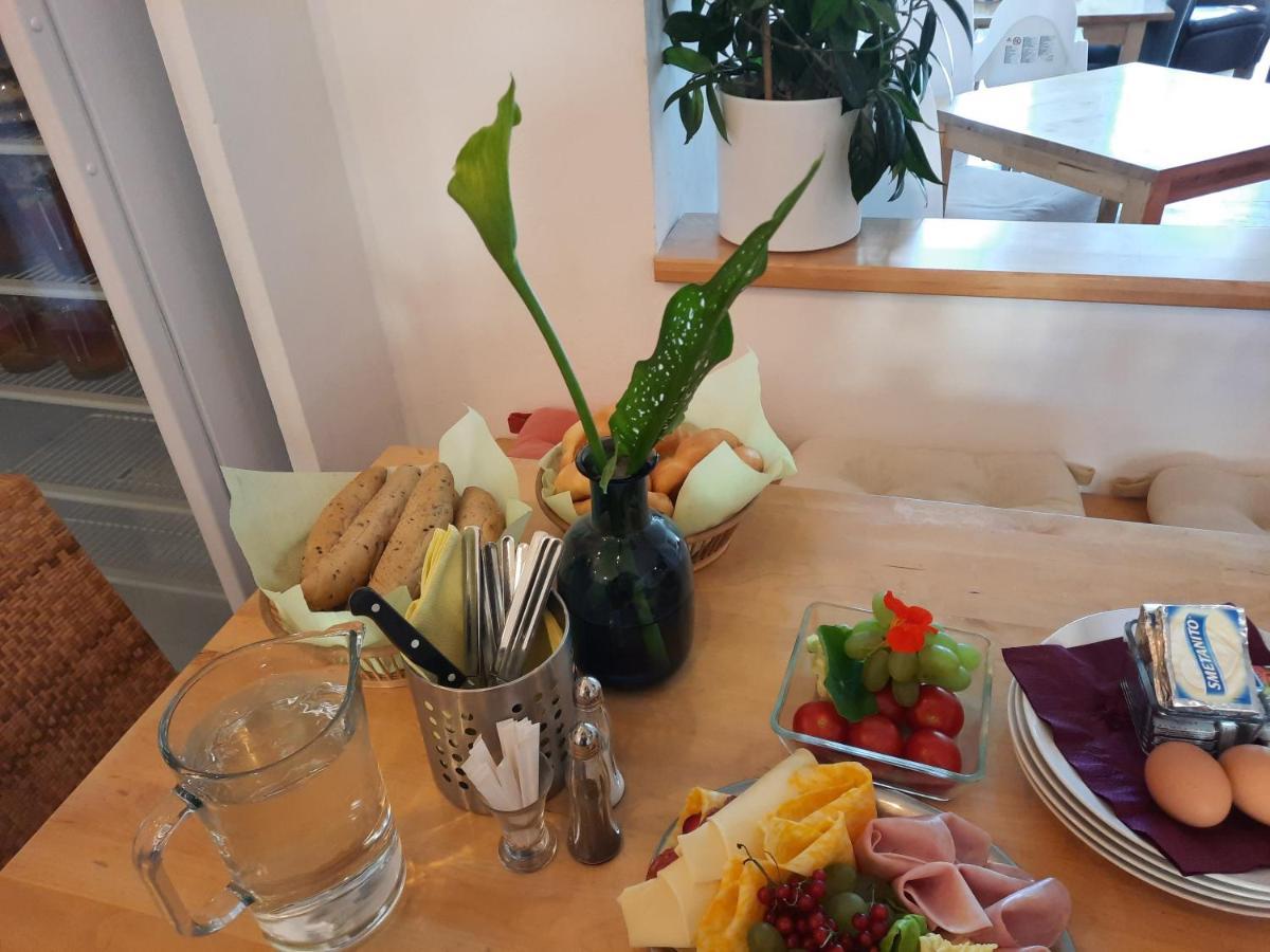 Penzion Zahrada Nad Rekou, Restaurace A Kavarna - Parkovani Gratis Zlata Koruna Екстер'єр фото