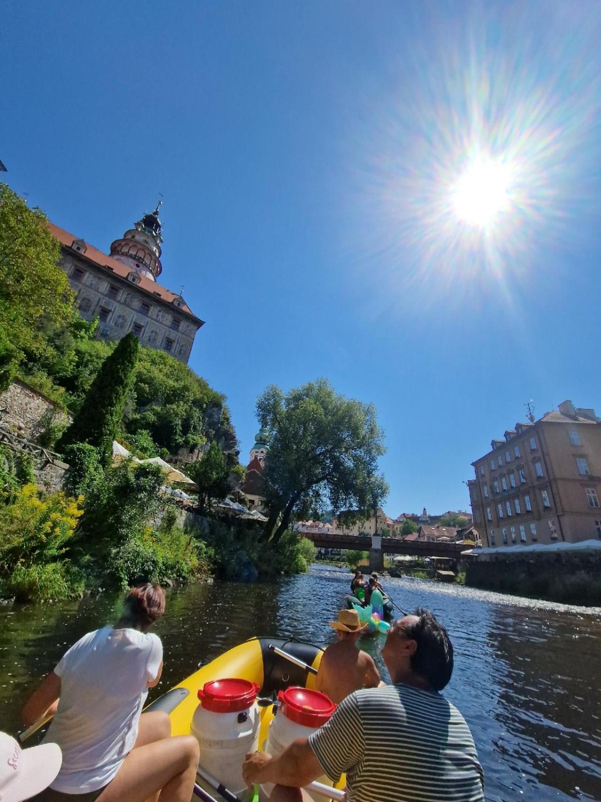 Penzion Zahrada Nad Rekou, Restaurace A Kavarna - Parkovani Gratis Zlata Koruna Екстер'єр фото